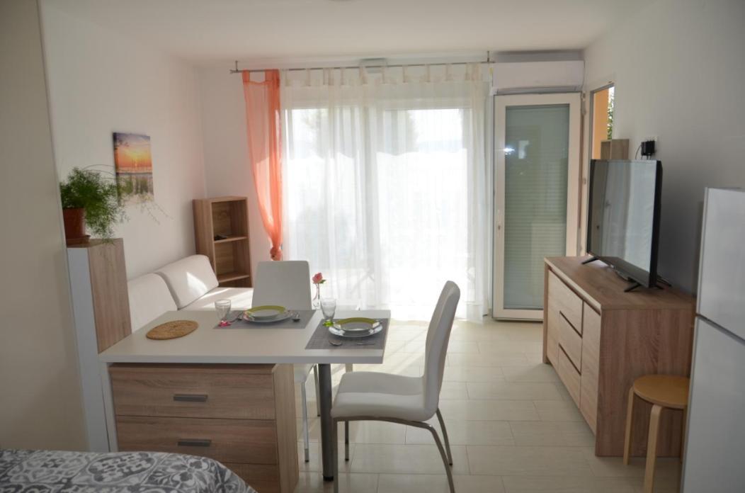 Garden View Apartments Ankaran Extérieur photo